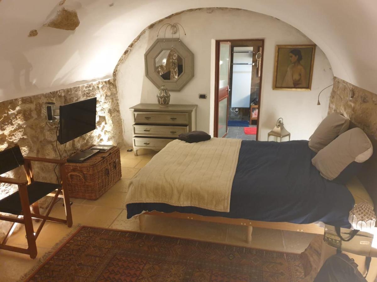 La Villageoise, Troglodyte Pitoresque Au Cœur Du Village Couette-café Rognes