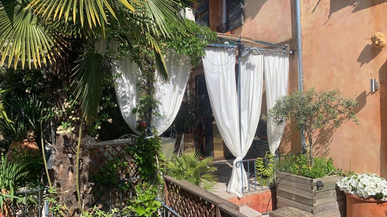 Couette-café La Villageoise, Troglodyte Pitoresque Au Cœur Du Village Rognes