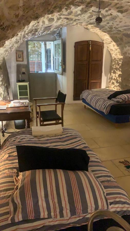 La Villageoise, Troglodyte Pitoresque Au Cœur Du Village * Rognes
