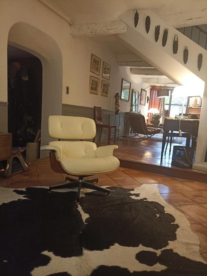 Couette-café La Villageoise, Troglodyte Pitoresque Au Cœur Du Village Rognes