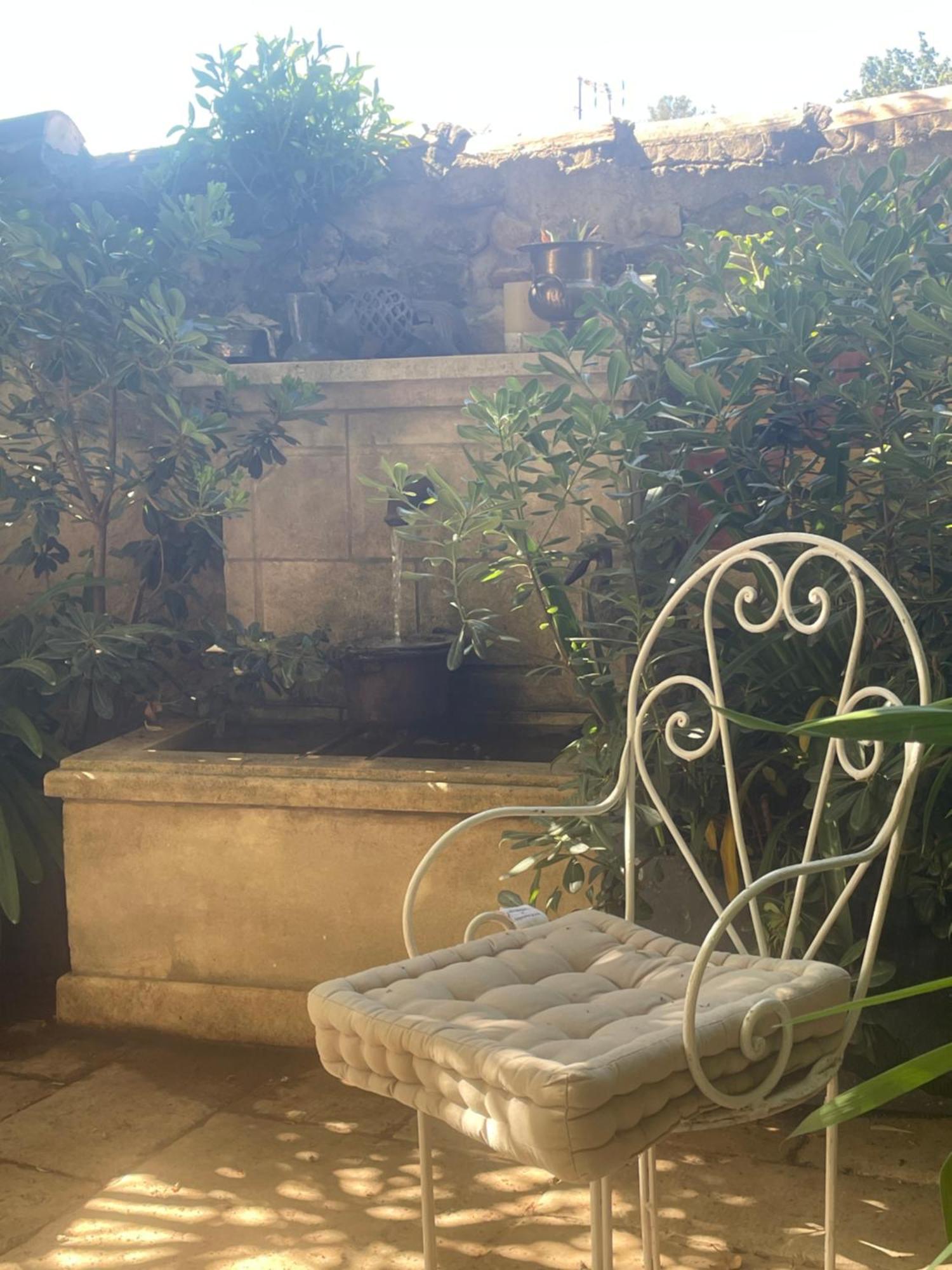 La Villageoise, Troglodyte Pitoresque Au Cœur Du Village Couette-café Rognes